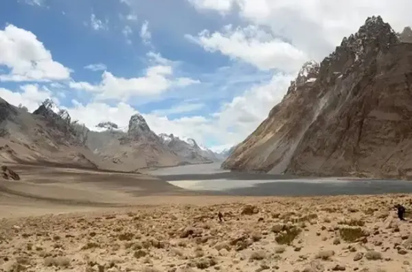 1963 के अवैध समझौते से सड़क निर्माण तक