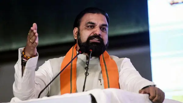 जमुई पीड़िता की तस्वीर पर बिहार में घमासान