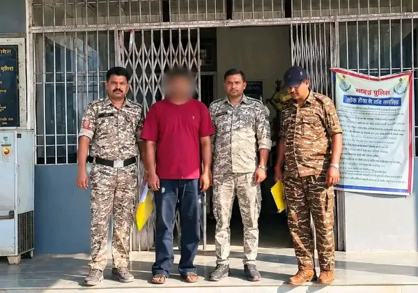 3 देशी कट्टे और 7 कारतूस बरामद