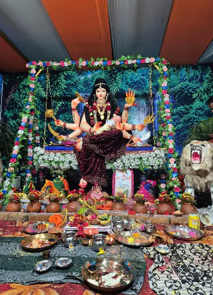 भक्त जनों के प्रथम दिन बने बहुत भीड़