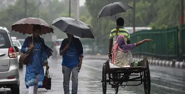 मानसून ने बढ़ाई लोगों की मुश्किलें