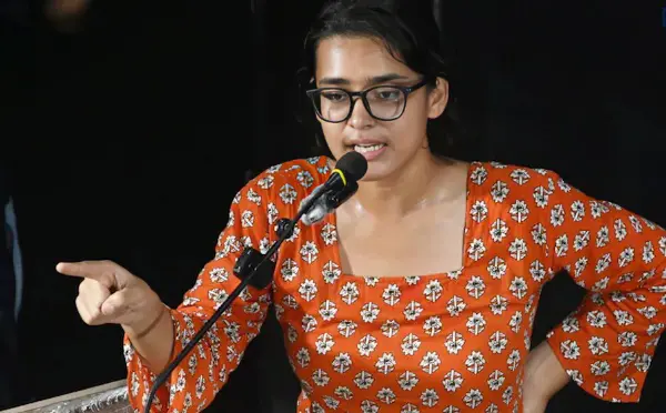 नेहा बोरा ने पीस बॉन्ड पर हस्ताक्षर करने से किया इनकार