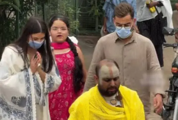 प्रेमानंद महाराज का लिया आशीर्वाद