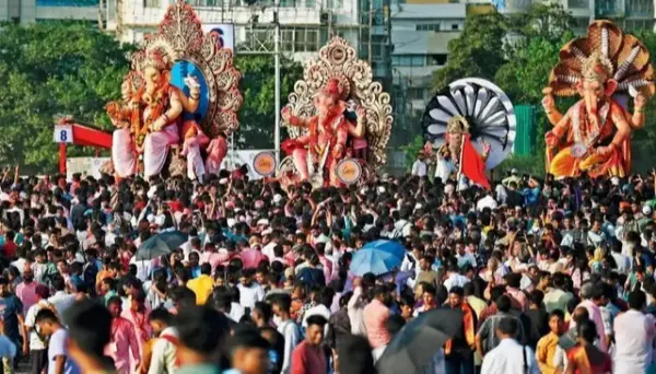 मुंबई में गणपति विसर्जन का महापर्व शुरू