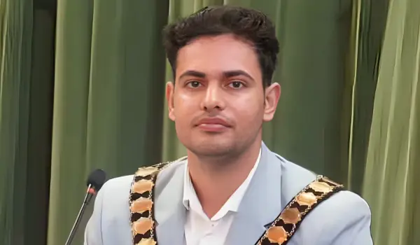 तुषार कुमार बने ब्रिटेन के सबसे युवा भारतीय मूल के मेयर