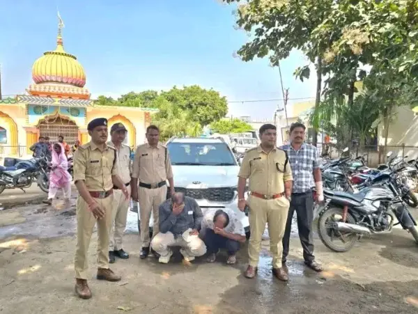 एक आरोपी फरार