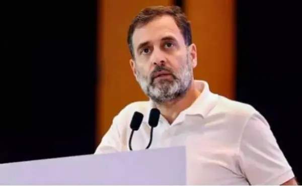 प्रयागराज में छात्रों के बीच राहुल का युवा संवाद