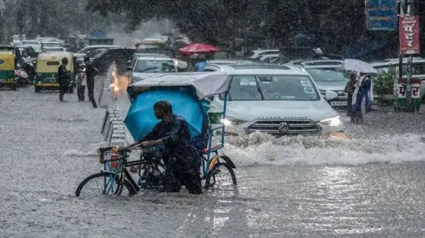 कई राज्यों में तेज हवाएं, बारिश की आशंका