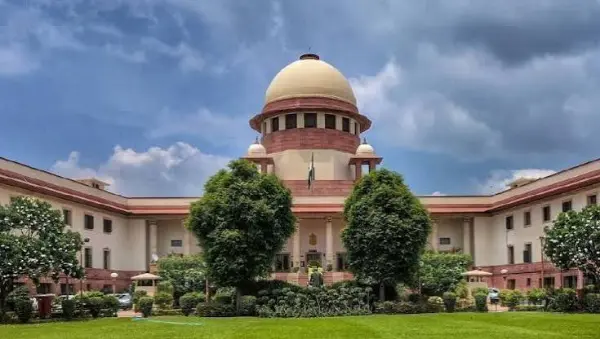 राशन रोकना गलत, चुनाव आयोग को फटकार