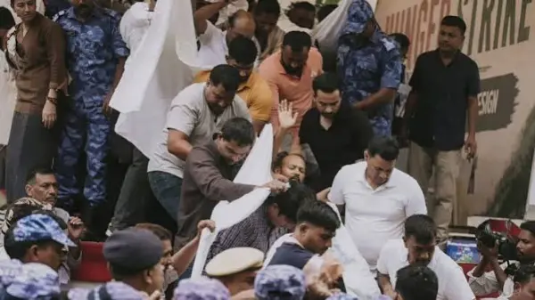 अभिजीत दीपके ने हिरासत और मारपीट का लगाया आरोप