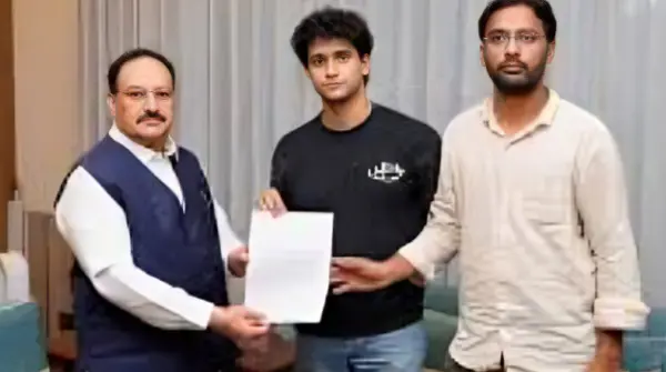 प्रदर्शनकारियों और सरकार के बीच पहली औपचारिक वार्ता