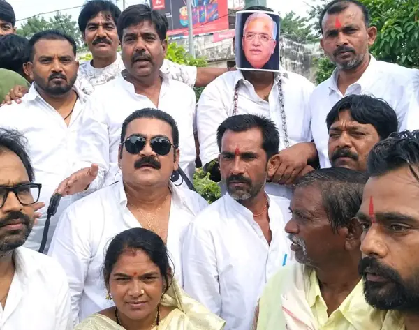 जयस्तंभ चौक पर फूंका पुतला