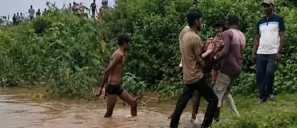 7 घंटे की तलाश के बाद ग्रामीणों ने शव निकाला